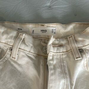 Jeans, Mango brand, in excellent condition,mom .